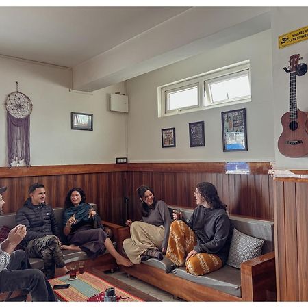Stargaze Backpackers Shillong Hostel ภายนอก รูปภาพ