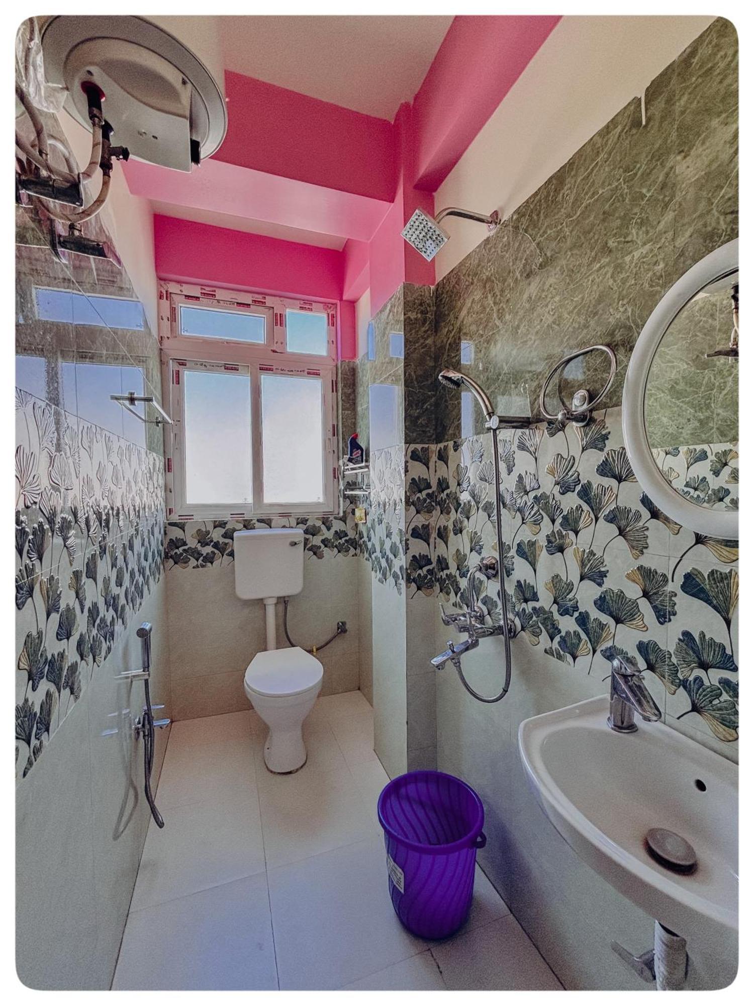Stargaze Backpackers Shillong Hostel ภายนอก รูปภาพ